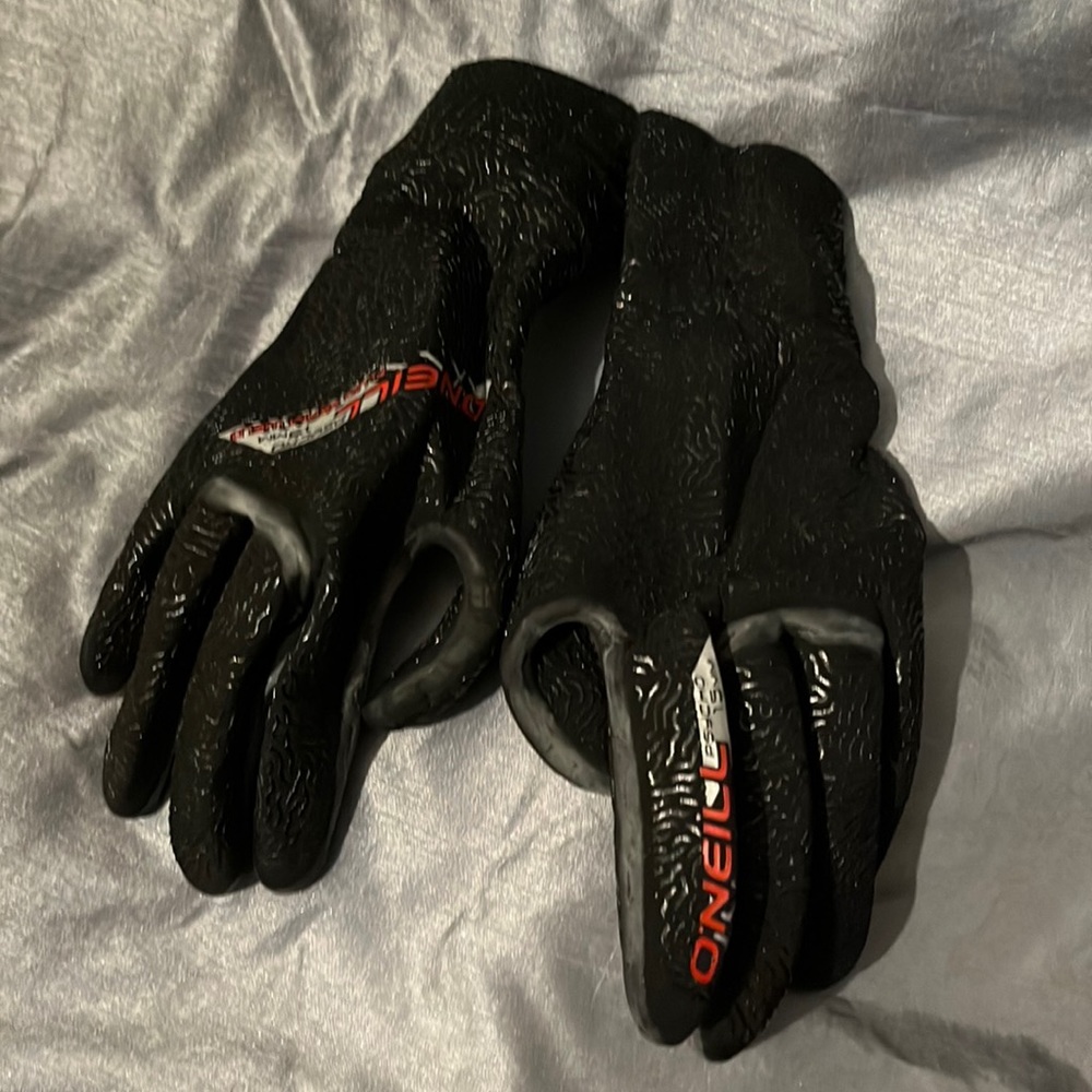 O’Neill surfing psycho 1.5MM fluid seam weld gloves
